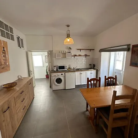 Apartment In Old Town With Roof Terrace And Fibre,